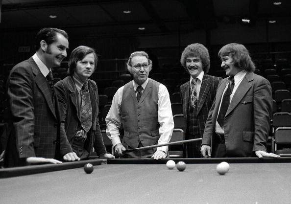 在缺少一名 在缺少一名