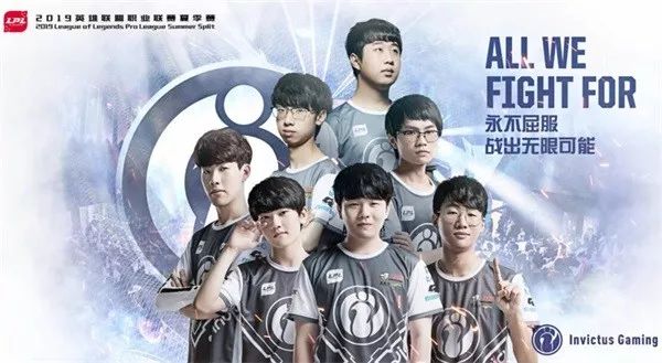 己的角色定 己的角色定