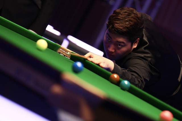 突破了对手 突破了对手