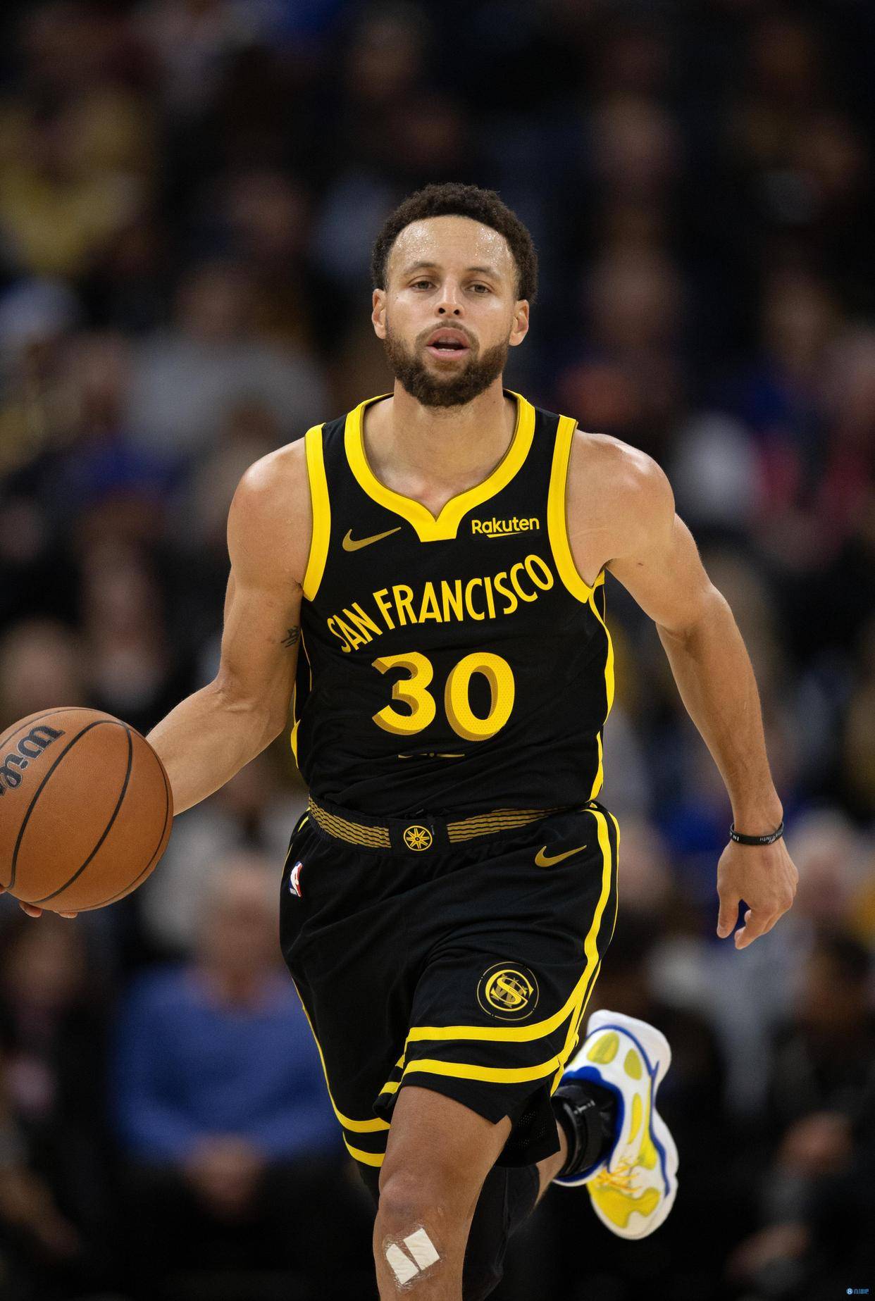 施洛特贝克：拜仁目前已拉开积分差距；为拿亚军